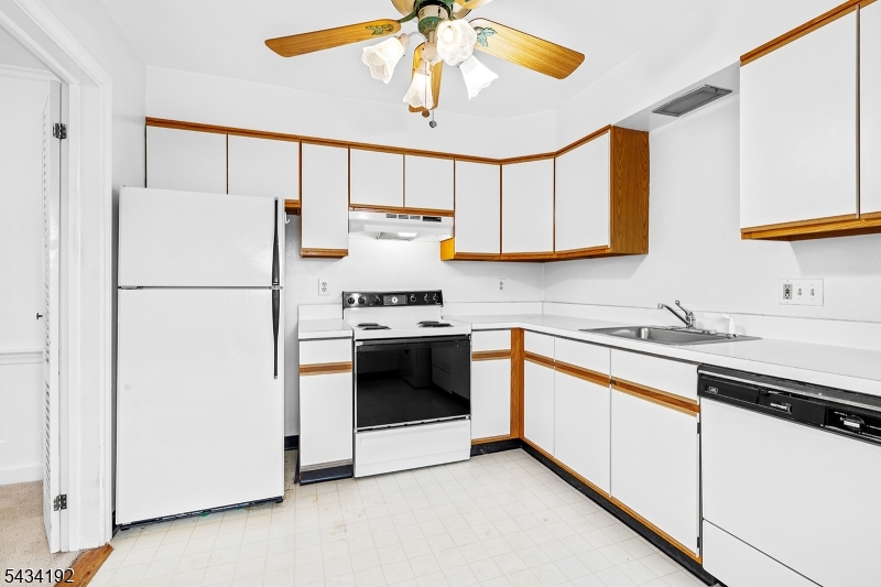 68 New Engave Summit, Unit 32 Summit, NJ 07901 - Photo 8 of 18 Gallery Image 8