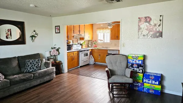 $338,000 | 1526 8th Street, Firebaugh, CA 93622