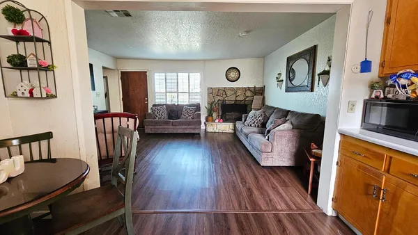 $338,000 | 1526 8th Street, Firebaugh, CA 93622