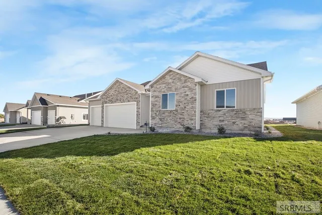 $555,000 | 5344 Cypress Creek Drive, Idaho Falls, ID 83401