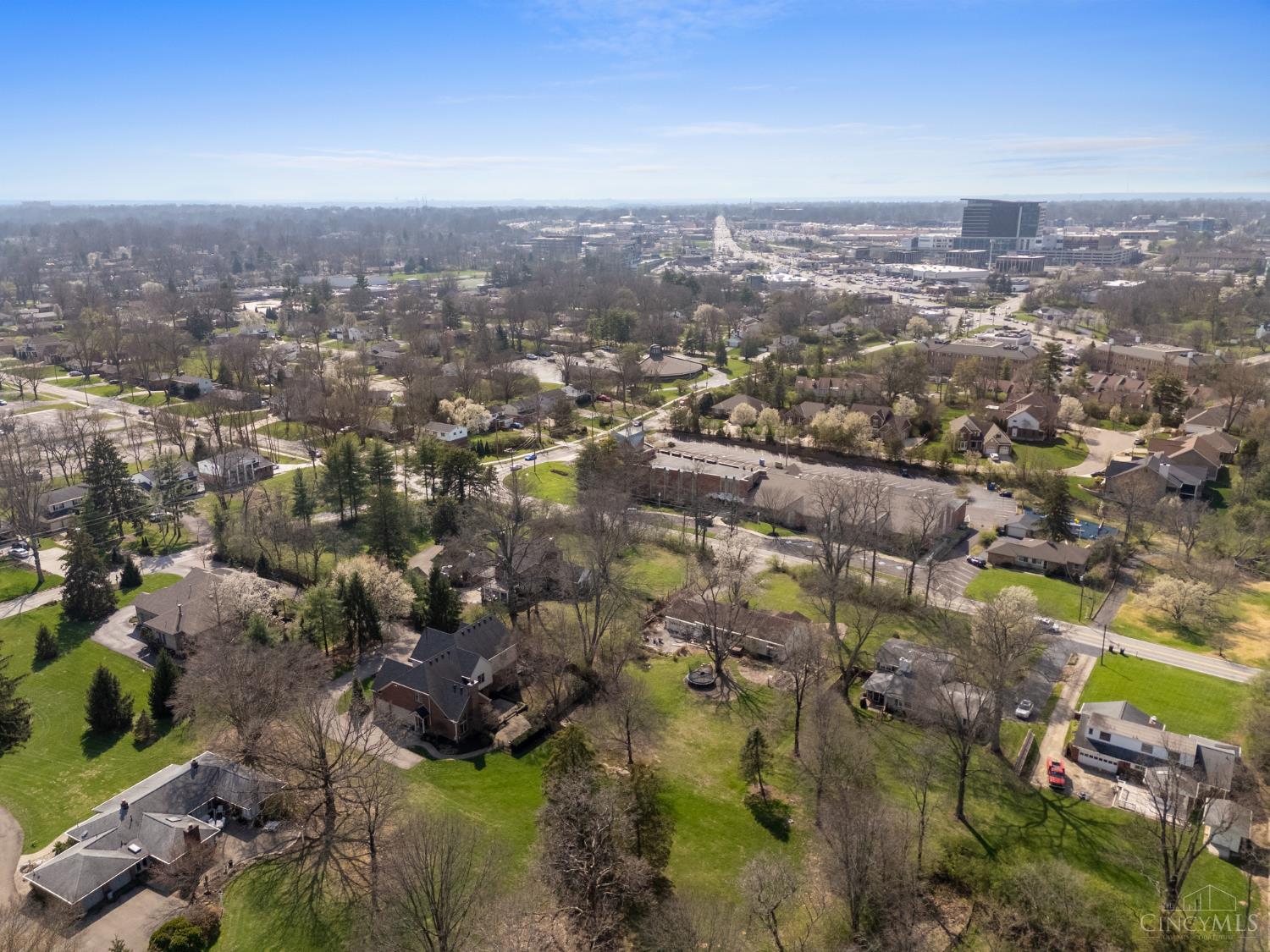 7740 Kugler Mill Road Cincinnati, OH 45243 - Photo 41 of 46