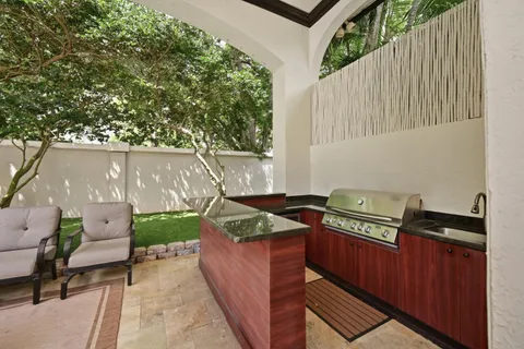 $2,475,000 | 2425 Northwest 49th Lane, Boca Raton, FL 33431