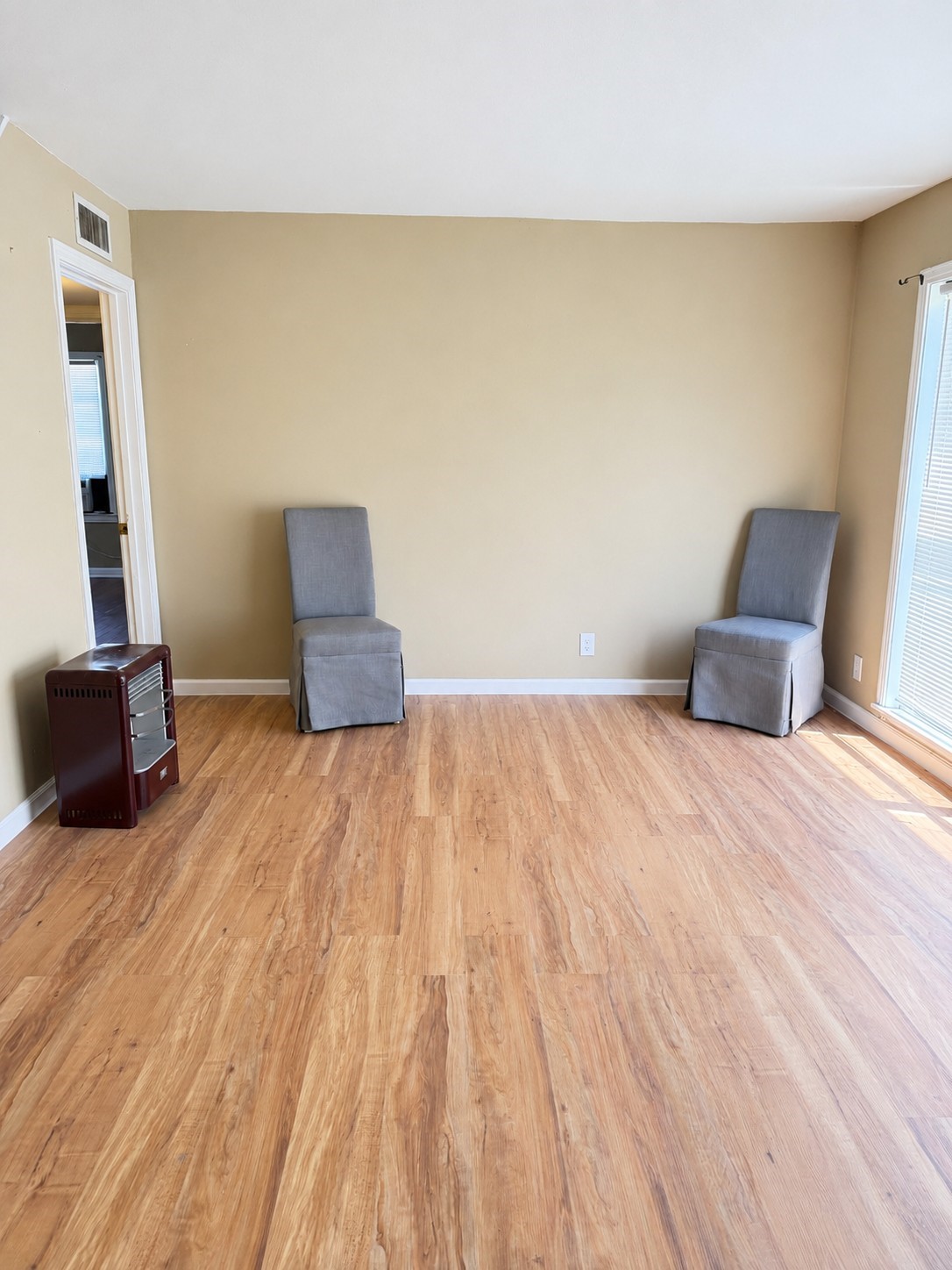3831 Alberta Street Houston, TX 77021 - Photo 3 of 24 Living room