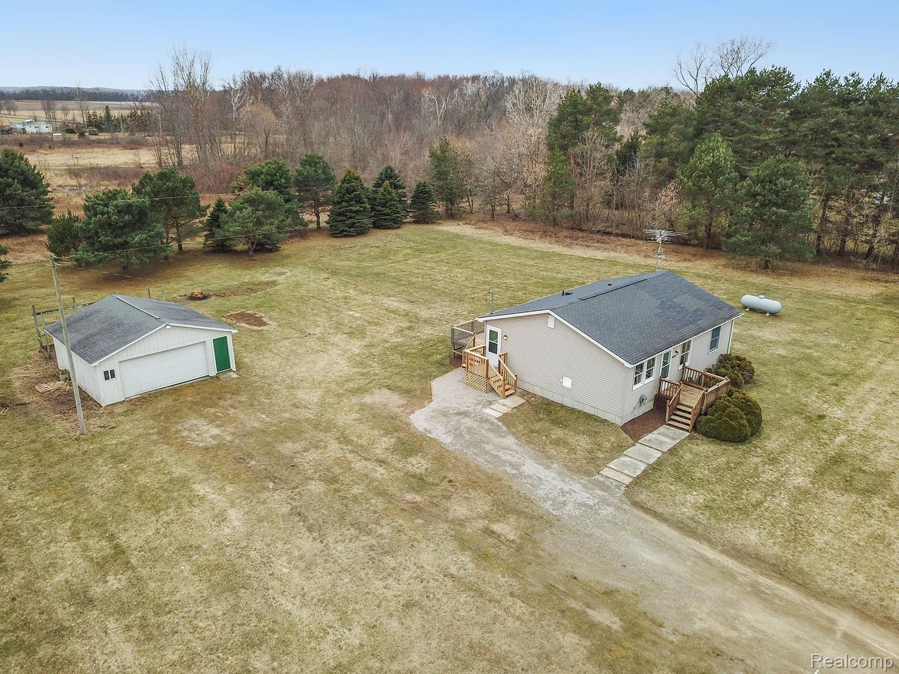 9382 Beard Road Byron, MI 48418 - Photo 29 of 35 10 (2).jpg