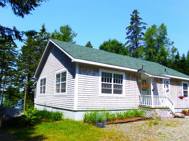 $695,000 | 73 Taunton Bay Shores Road, Franklin, ME 04634