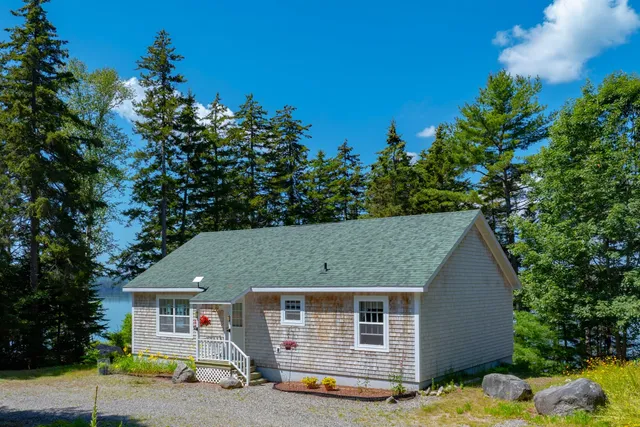 $695,000 | 73 Taunton Bay Shores Road, Franklin, ME 04634