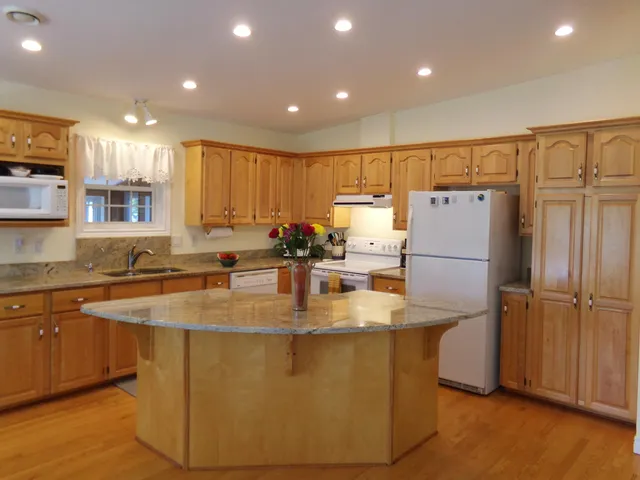 $695,000 | 73 Taunton Bay Shores Road, Franklin, ME 04634