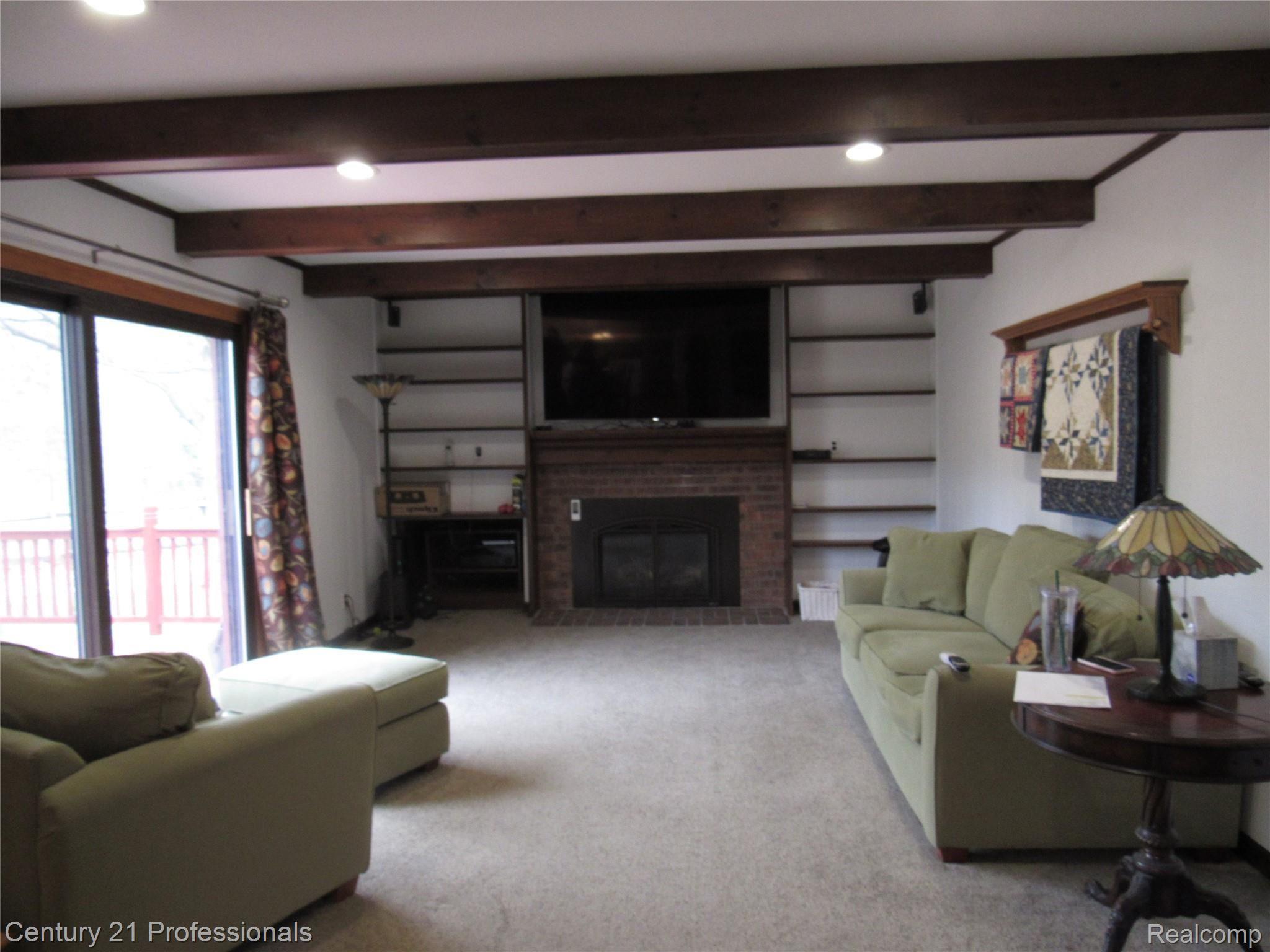 1475 Orion Road Lake Orion, MI 48362 - Photo 4 of 10 IMG_2214.JPG