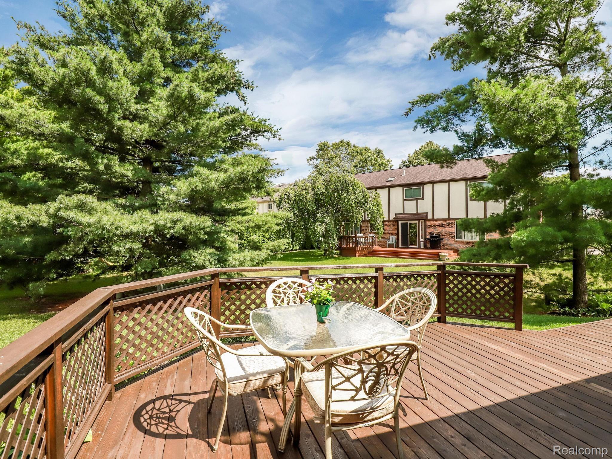 643 Shelley Drive Rochester, MI 48307 - Photo 44 of 46 Deck