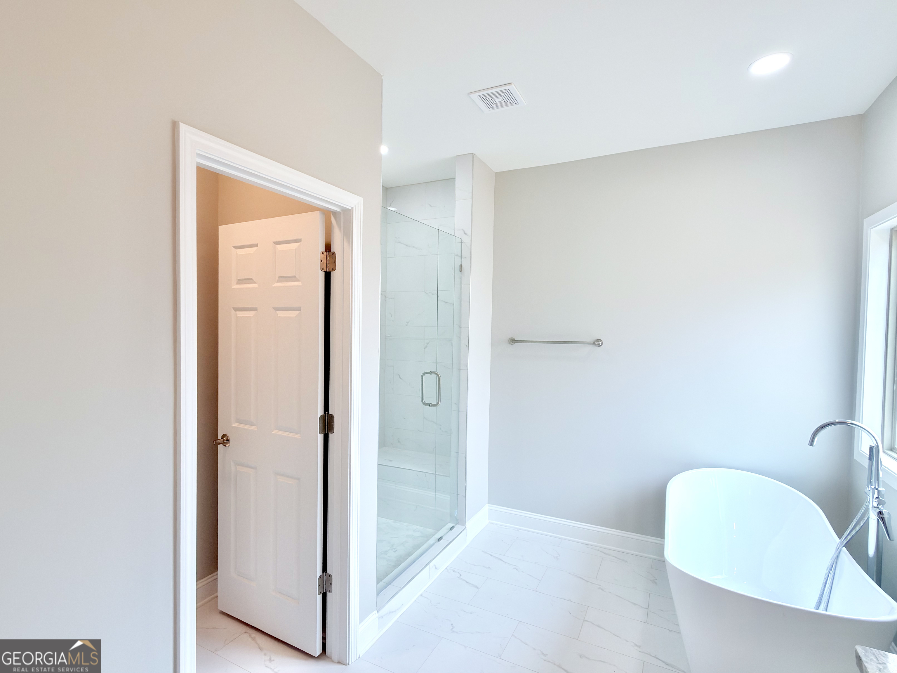 8 Bush Arbor Place Rome, GA 30165 - Photo 26 of 42 a view of bathroom with shower