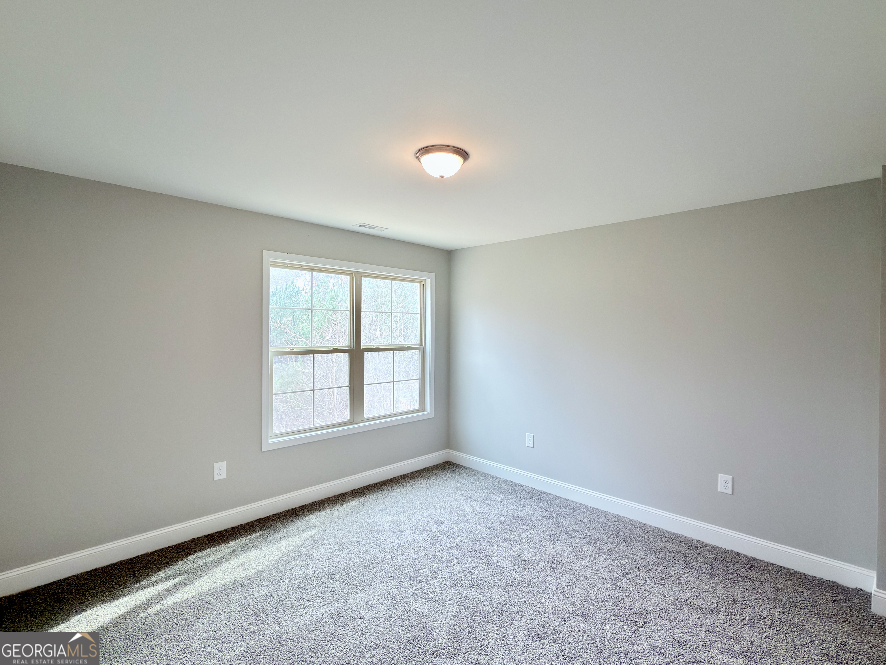 8 Bush Arbor Place Rome, GA 30165 - Photo 31 of 42 an empty room with windows and closet