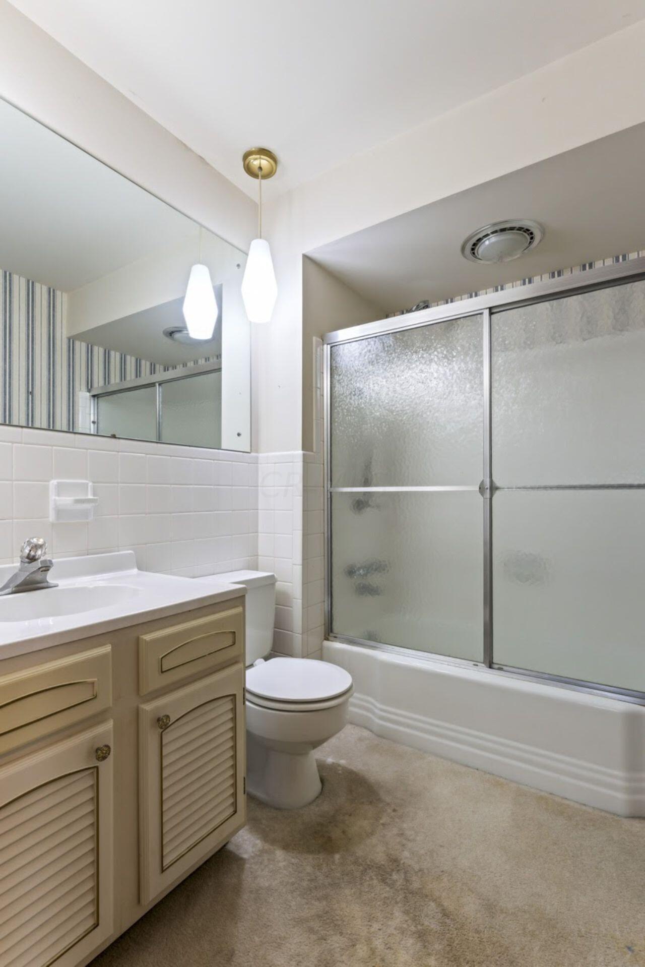 436 Reverie Place Newark, OH 43055 - Photo 21 of 38 Bathroom 2