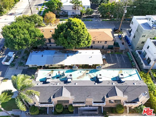 $1,800,000 | 1851 South Barrington Avenue, Los Angeles, CA 90025
