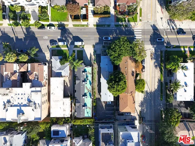 $1,800,000 | 1851 South Barrington Avenue, Los Angeles, CA 90025