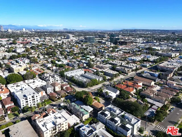 $1,800,000 | 1851 South Barrington Avenue, Los Angeles, CA 90025