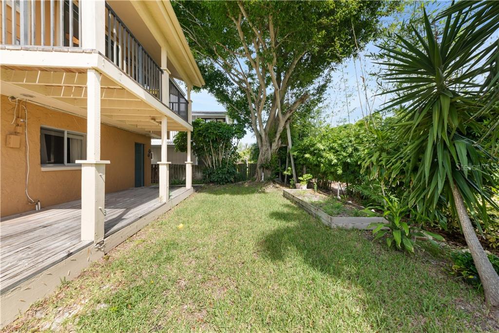 17601 1st Street East Redington Shores, FL 33708 - Photo 30 of 33