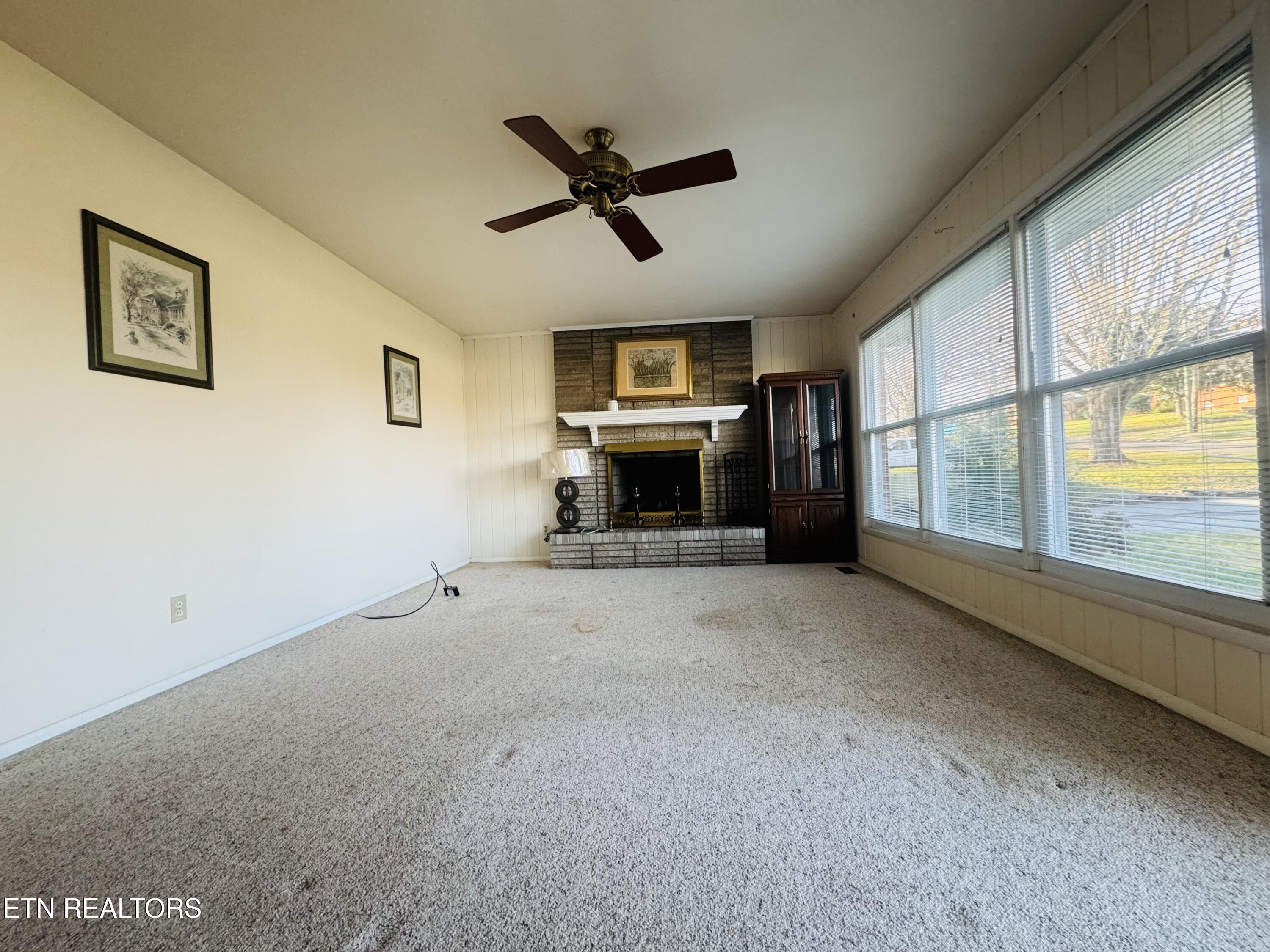 508 Scenic Drive Clinton, TN 37716 - Photo 11 of 33 IMG_3307