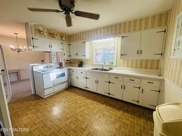 $269,900 | 508 Scenic Drive, Clinton, TN 37716