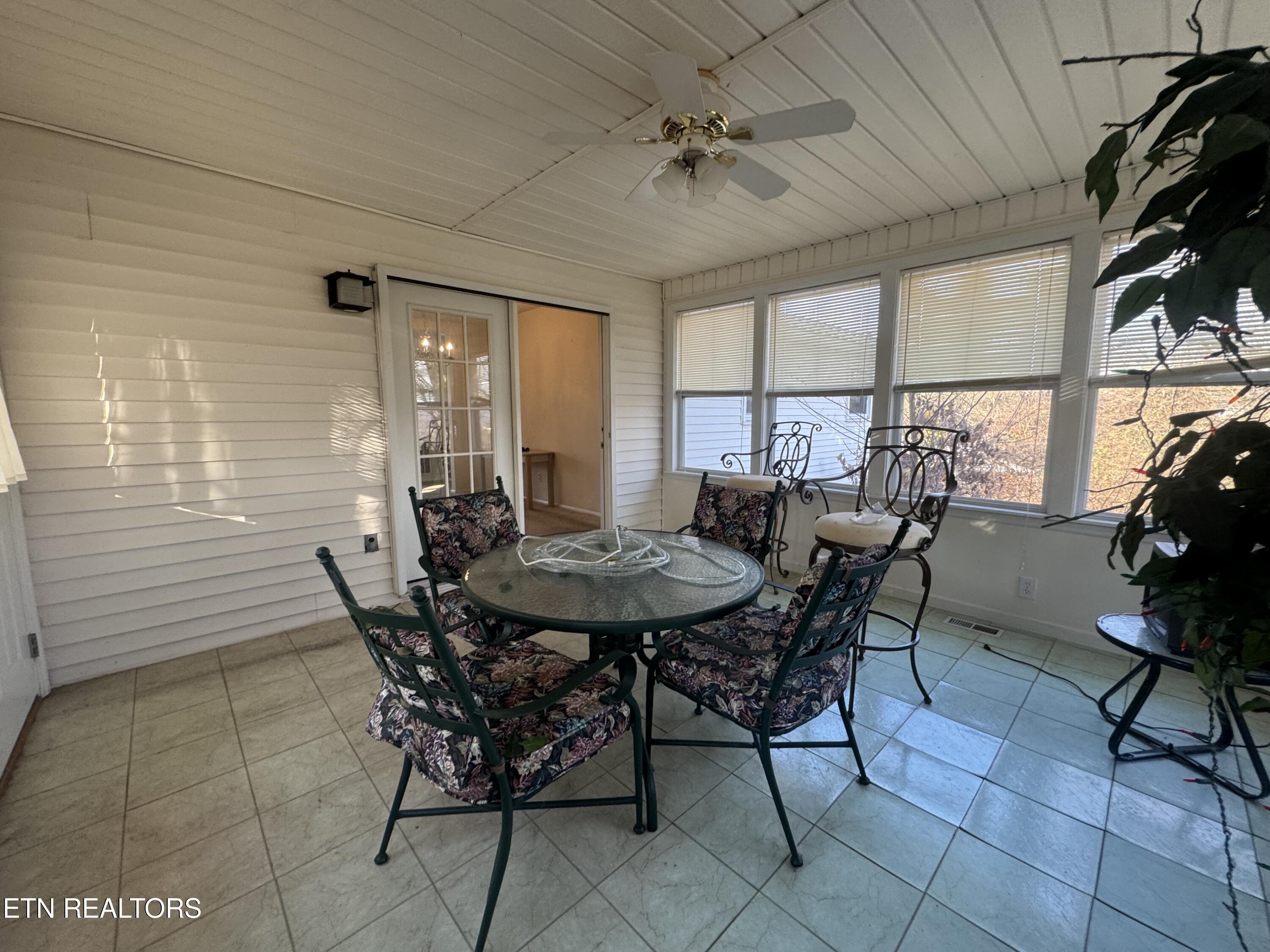 508 Scenic Drive Clinton, TN 37716 - Photo 21 of 33 IMG_3305