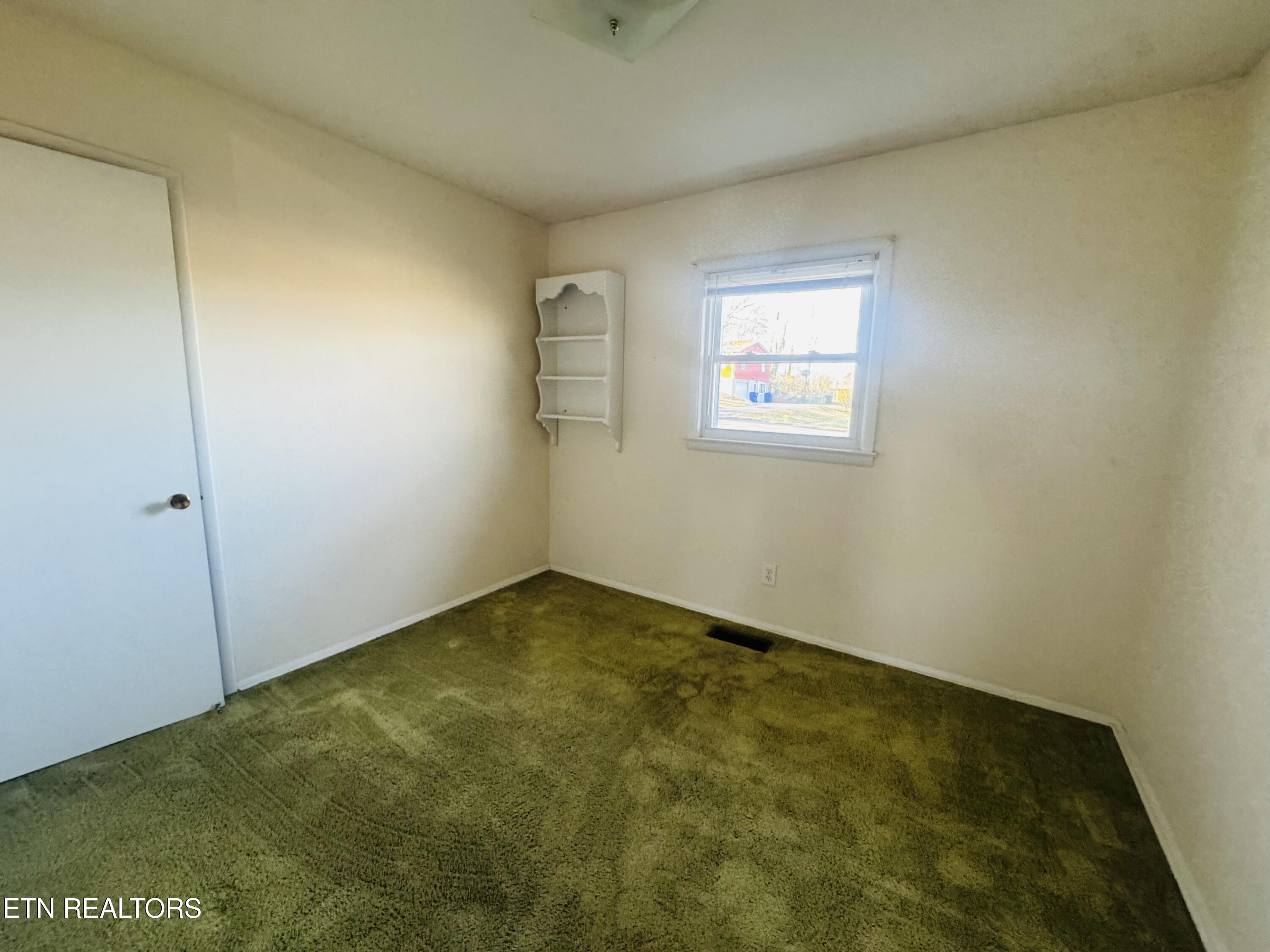 508 Scenic Drive Clinton, TN 37716 - Photo 26 of 33 IMG_3314