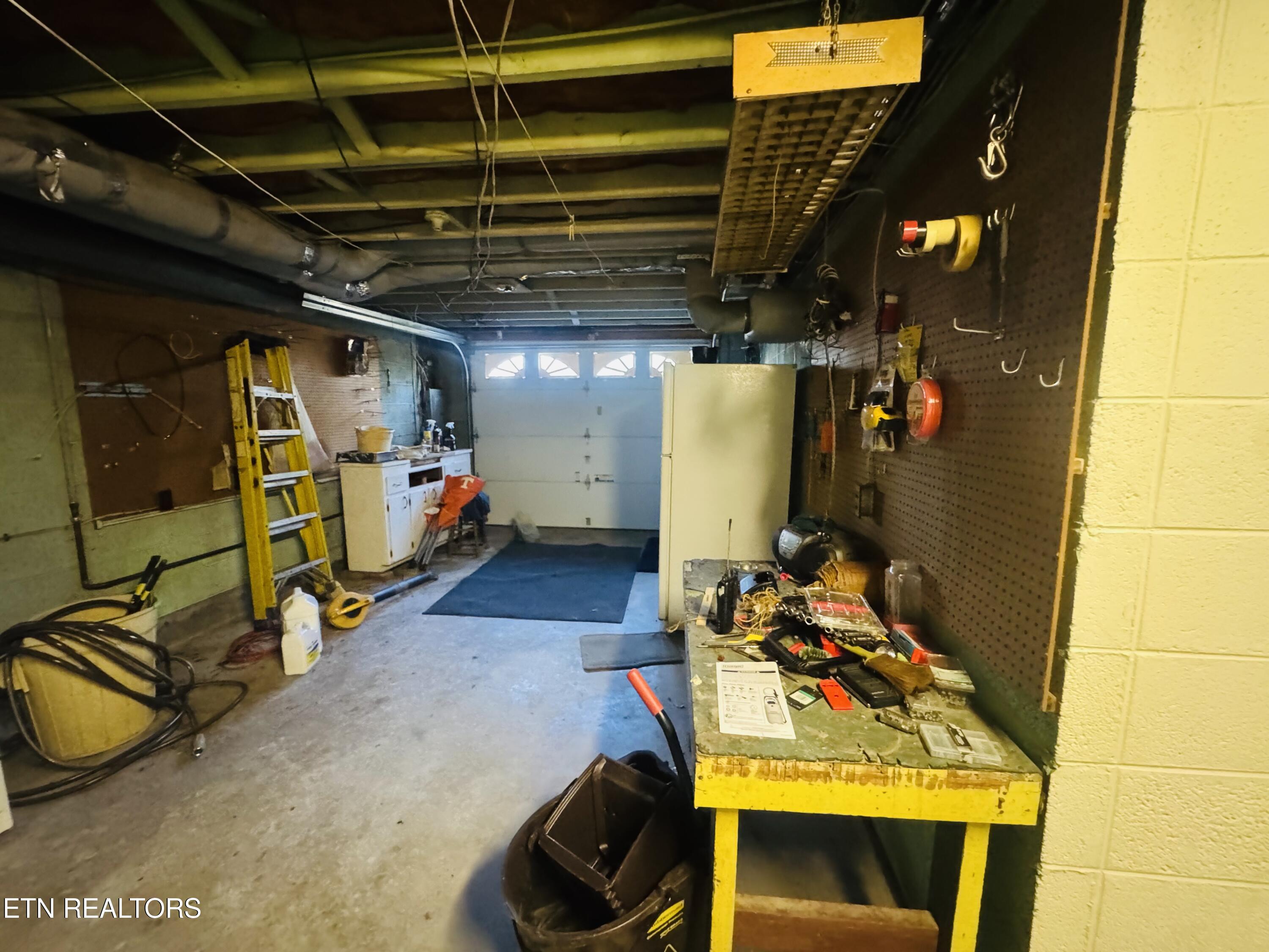 508 Scenic Drive Clinton, TN 37716 - Photo 30 of 33 IMG_3321