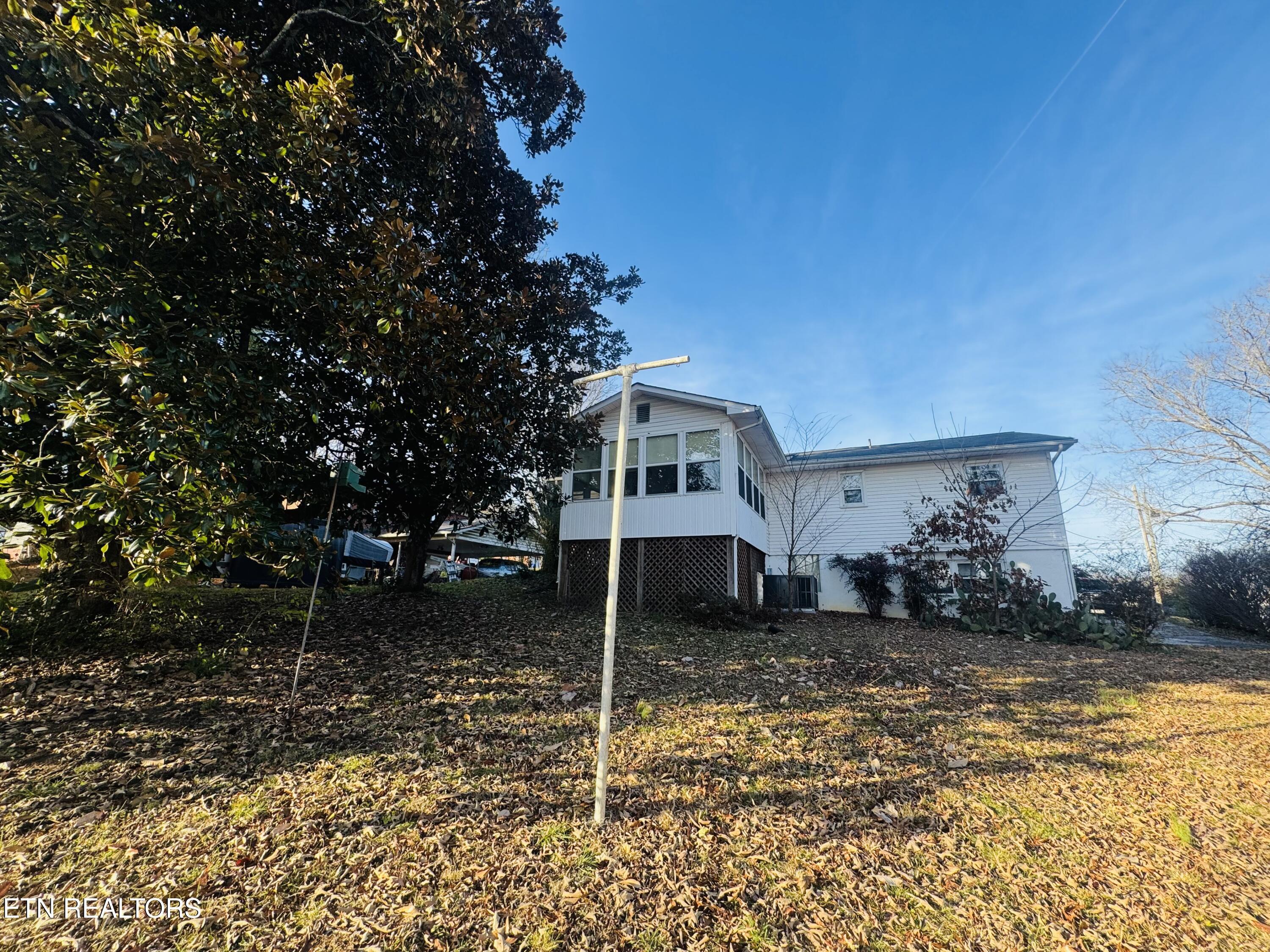 508 Scenic Drive Clinton, TN 37716 - Photo 4 of 33 IMG_3336