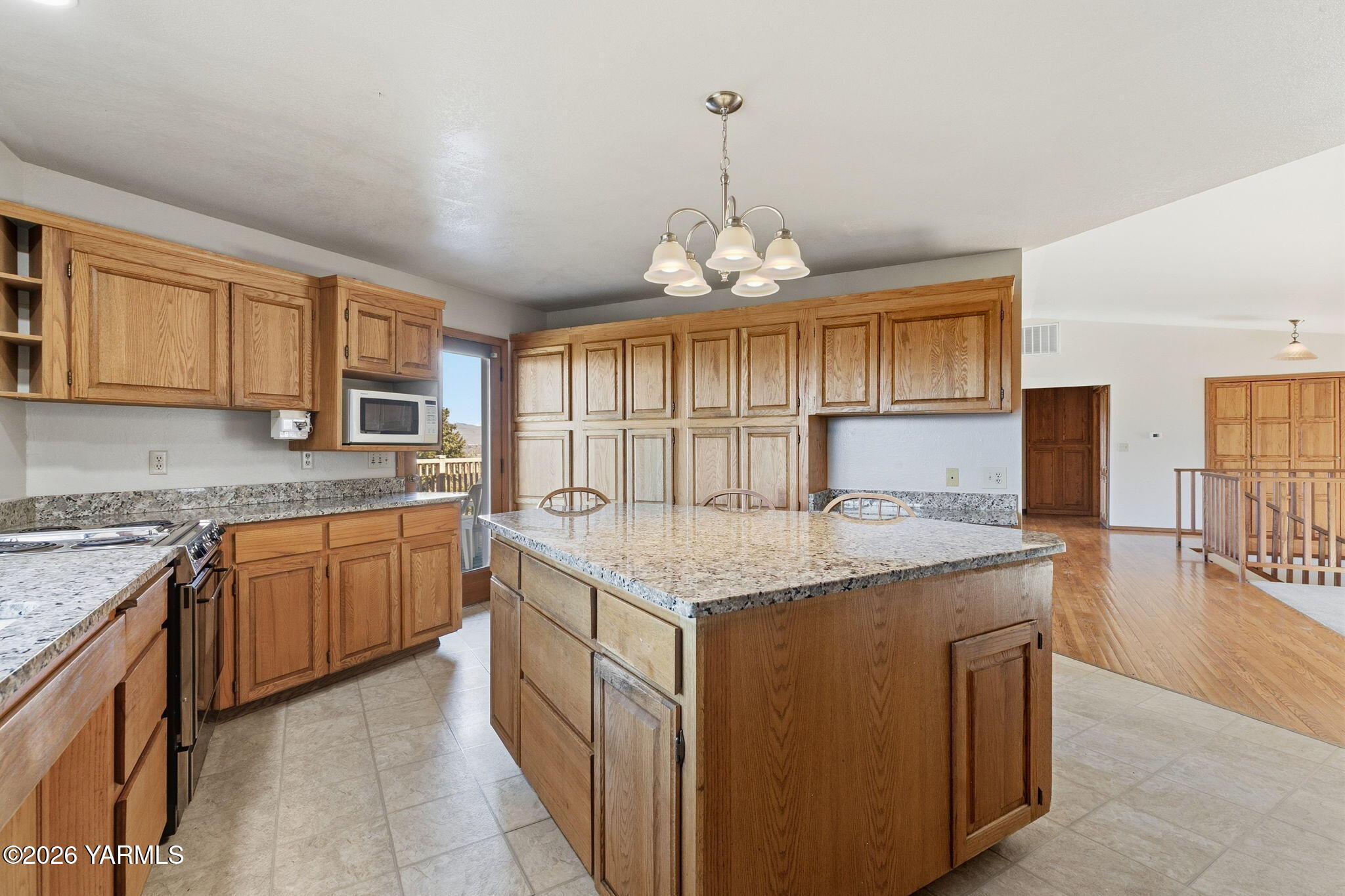 3409 Goodman Road Yakima, WA 98903 - Photo 12 of 34 Cuevas_260309_GoodmanRd_Yakima_18