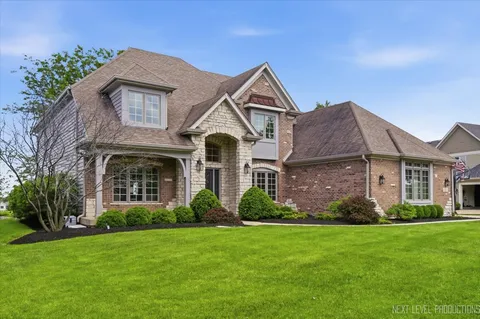 $949,900 | 2460 Bird Lane, Batavia, IL 60510