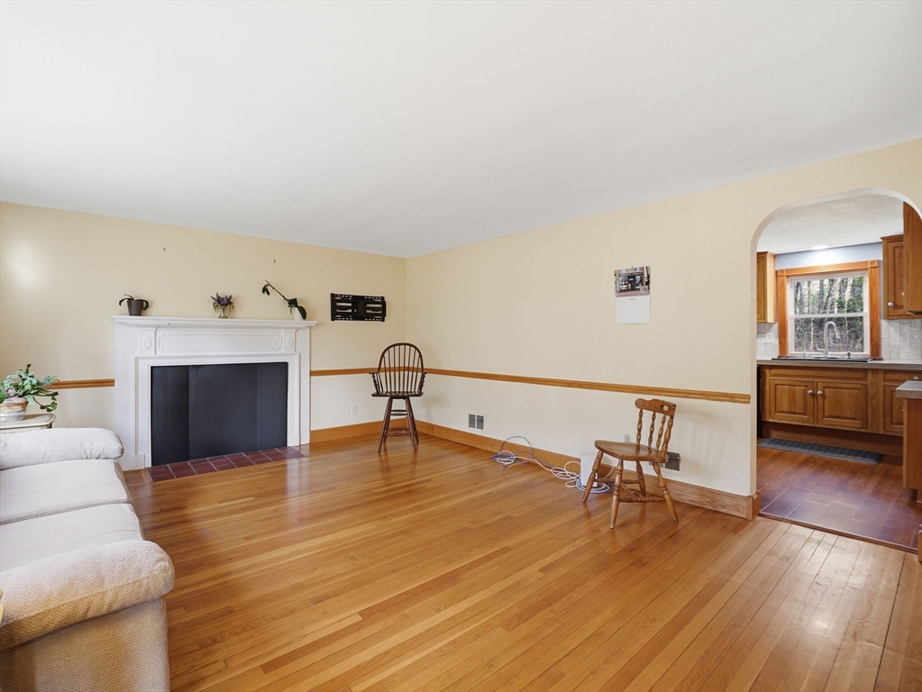 45 Campmeeting Road Topsfield, MA 01983 - Photo 6 of 42