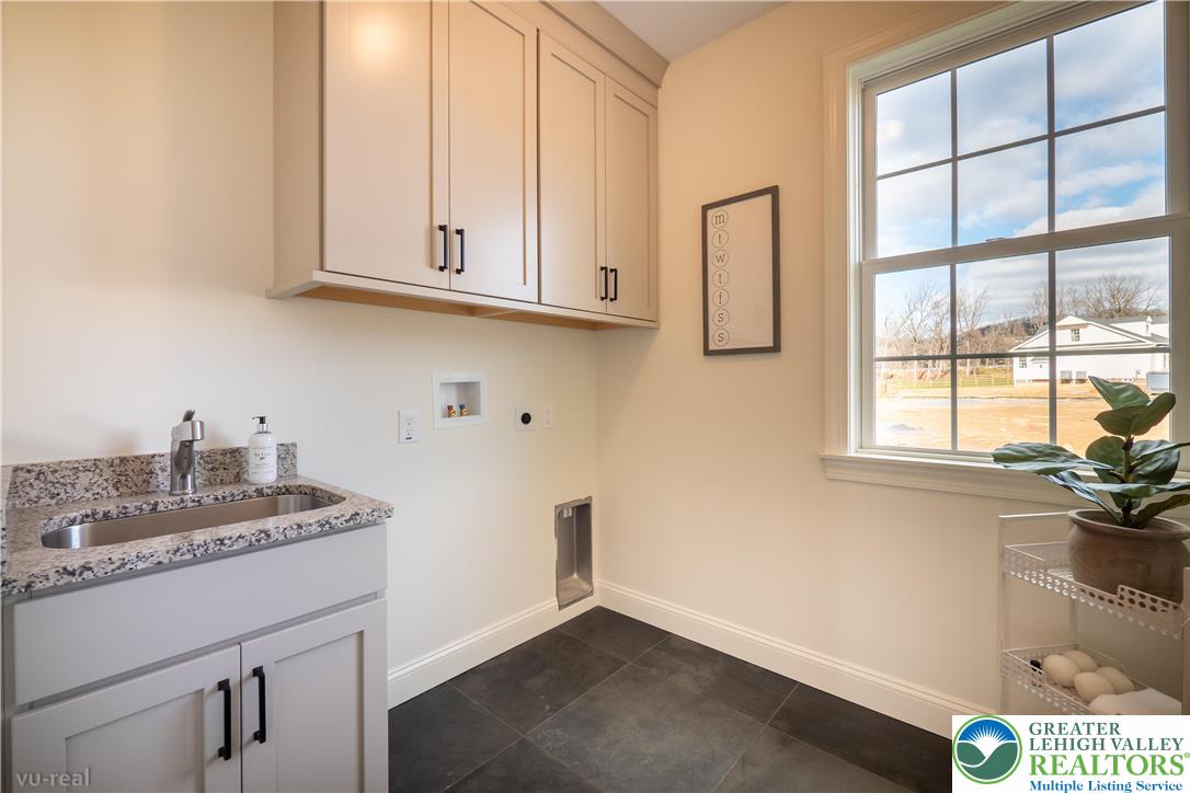 4630 Old Saucon Road Bethlehem, PA 18015 - Photo 41 of 44