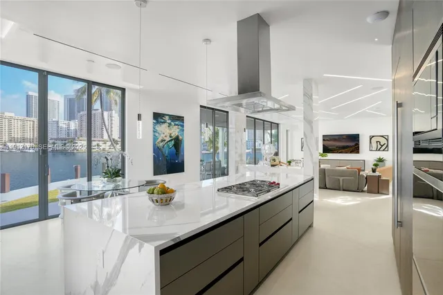 $12,500,000 | 501 Palm Drive, Hallandale Beach, FL 33009