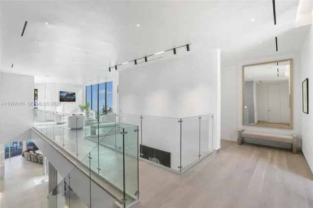 $12,500,000 | 501 Palm Drive, Hallandale Beach, FL 33009