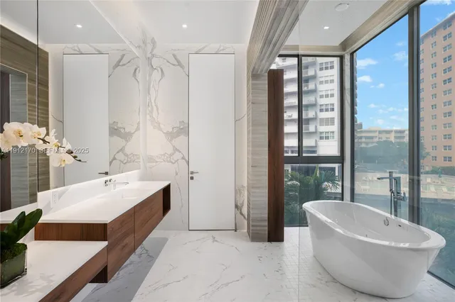 $12,500,000 | 501 Palm Drive, Hallandale Beach, FL 33009