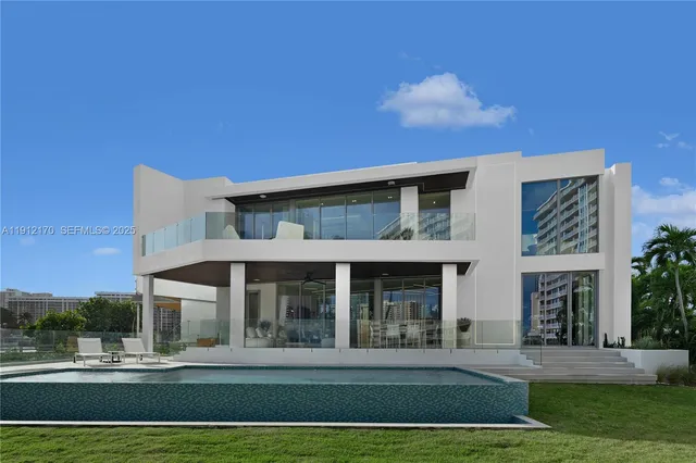 $12,500,000 | 501 Palm Drive, Hallandale Beach, FL 33009
