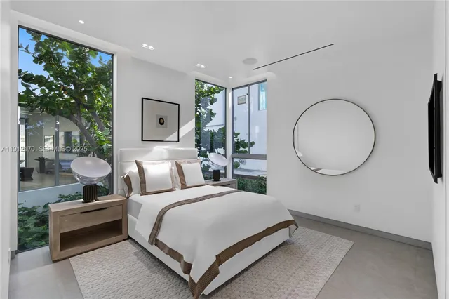 $12,500,000 | 501 Palm Drive, Hallandale Beach, FL 33009