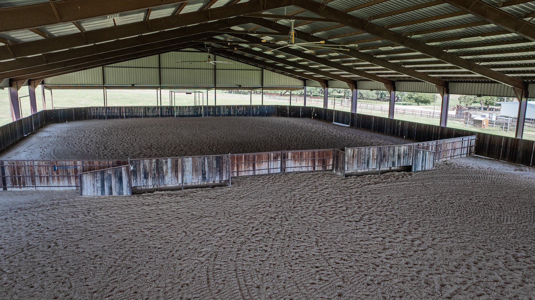 1119 Wolters Road Schulenburg, TX 78956 - Photo 17 of 50 a view of a porch