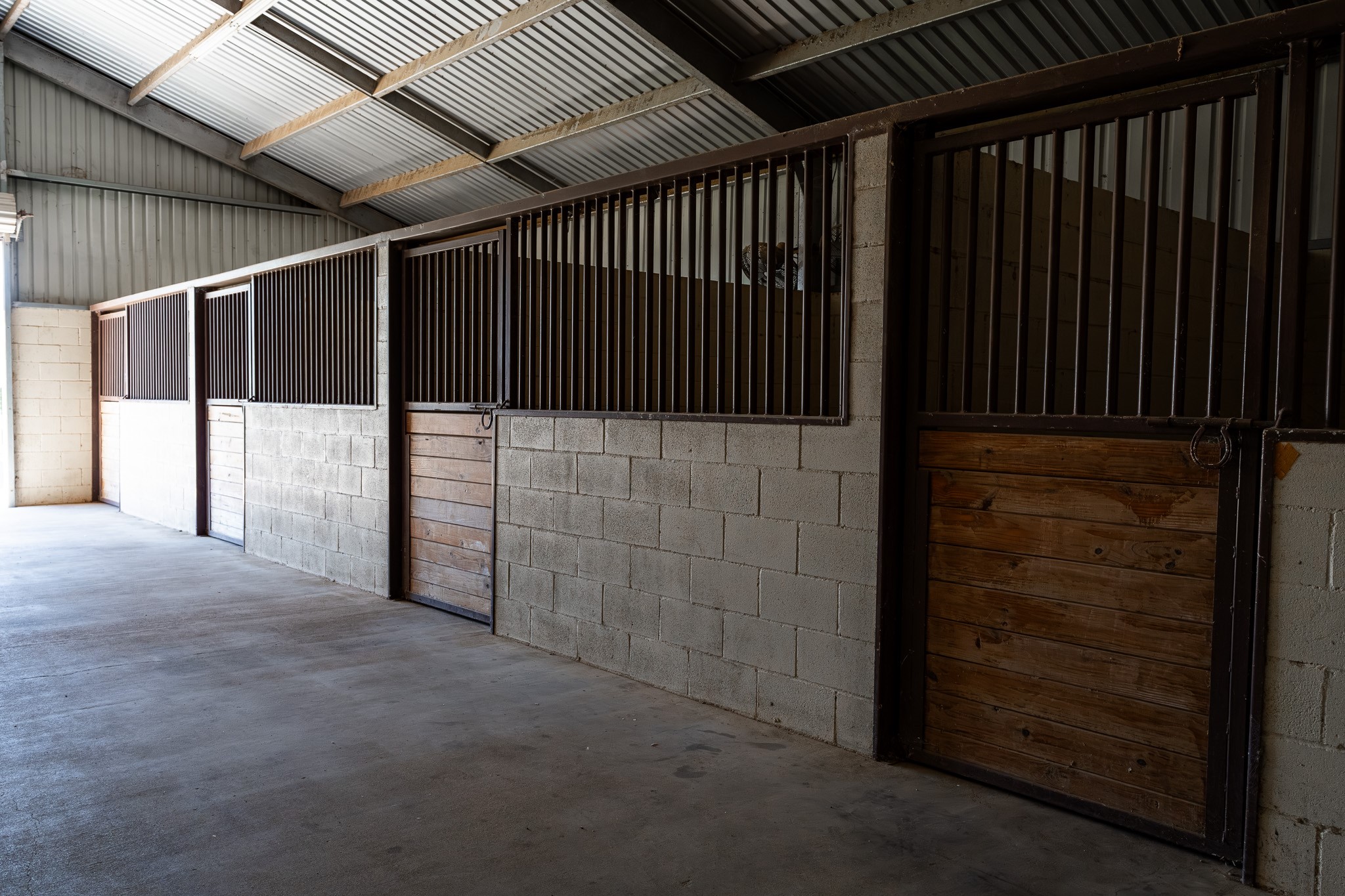 1119 Wolters Road Schulenburg, TX 78956 - Photo 20 of 50 a view of entryway