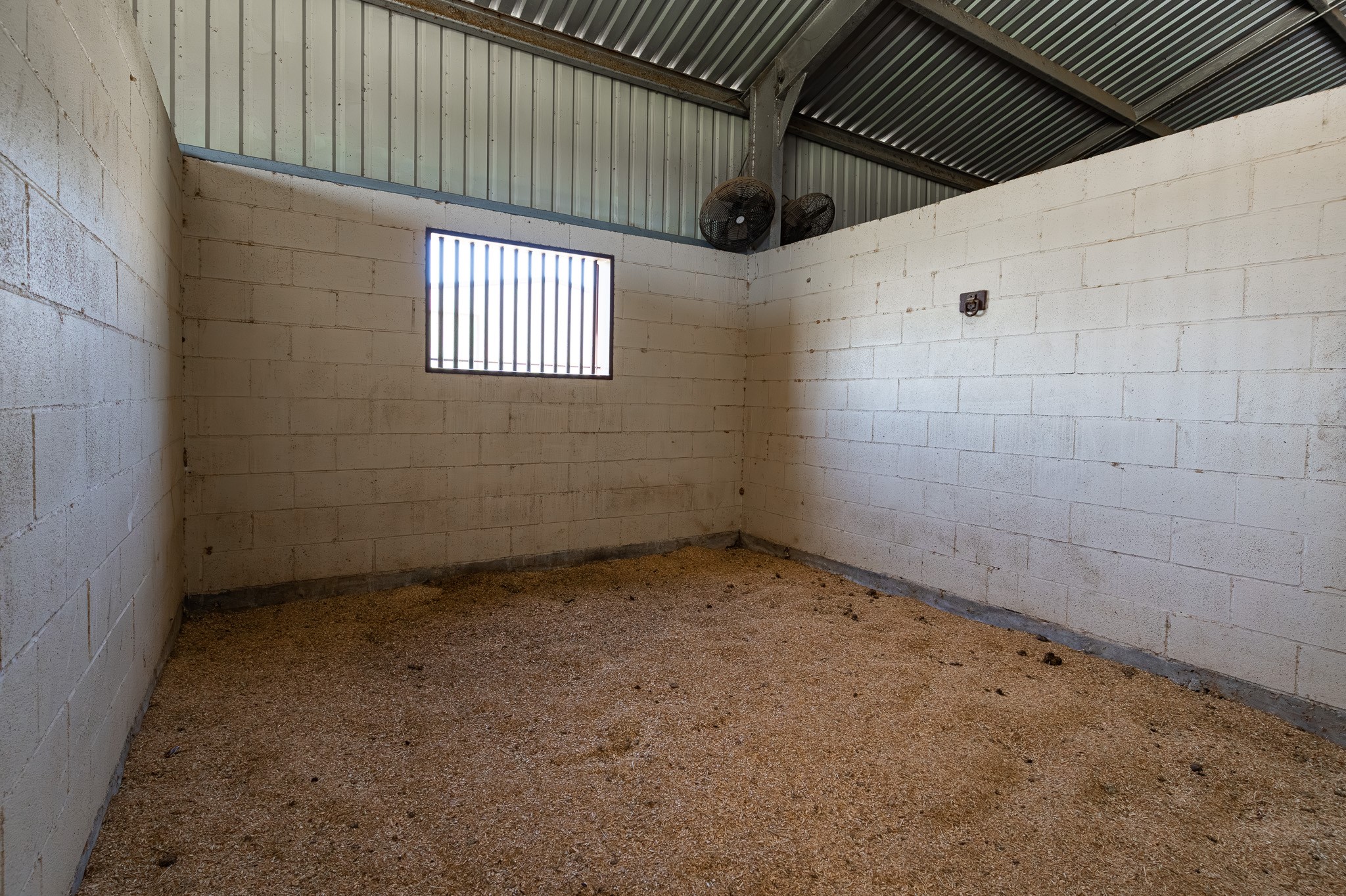 1119 Wolters Road Schulenburg, TX 78956 - Photo 21 of 50 a view of a garage