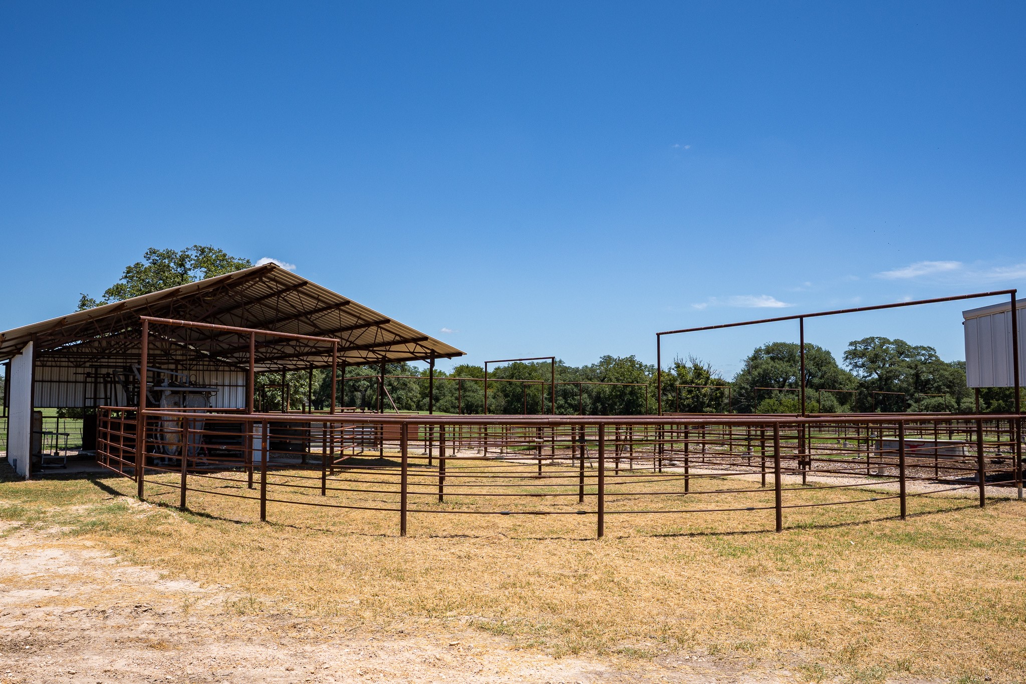 1119 Wolters Road Schulenburg, TX 78956 - Photo 29 of 50 a view of lawn chairs and iron fence