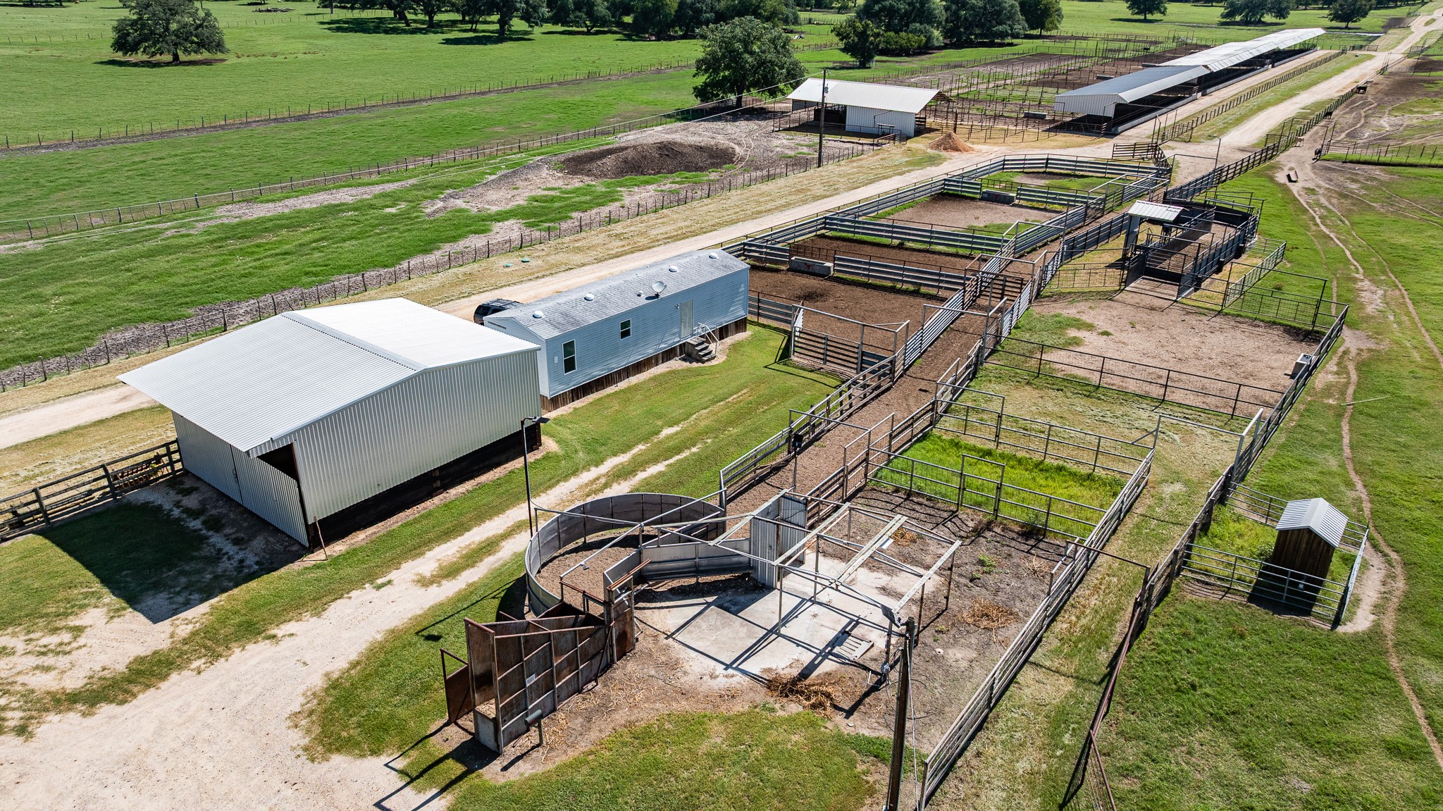 1119 Wolters Road Schulenburg, TX 78956 - Photo 33 of 50 a view of a backyard with sitting area
