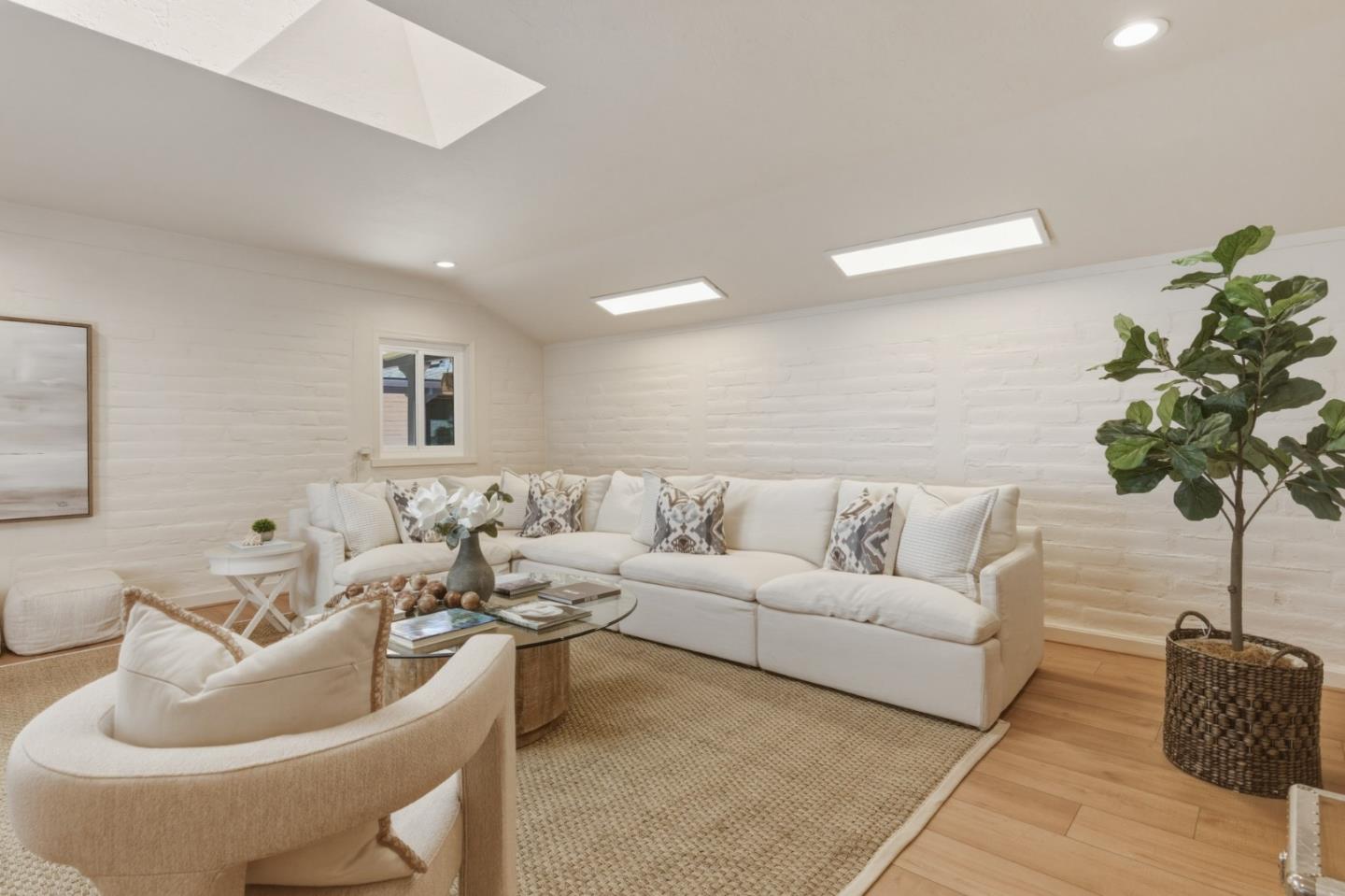 507 Aguajito Road Carmel, CA 93923 - Photo 27 of 39