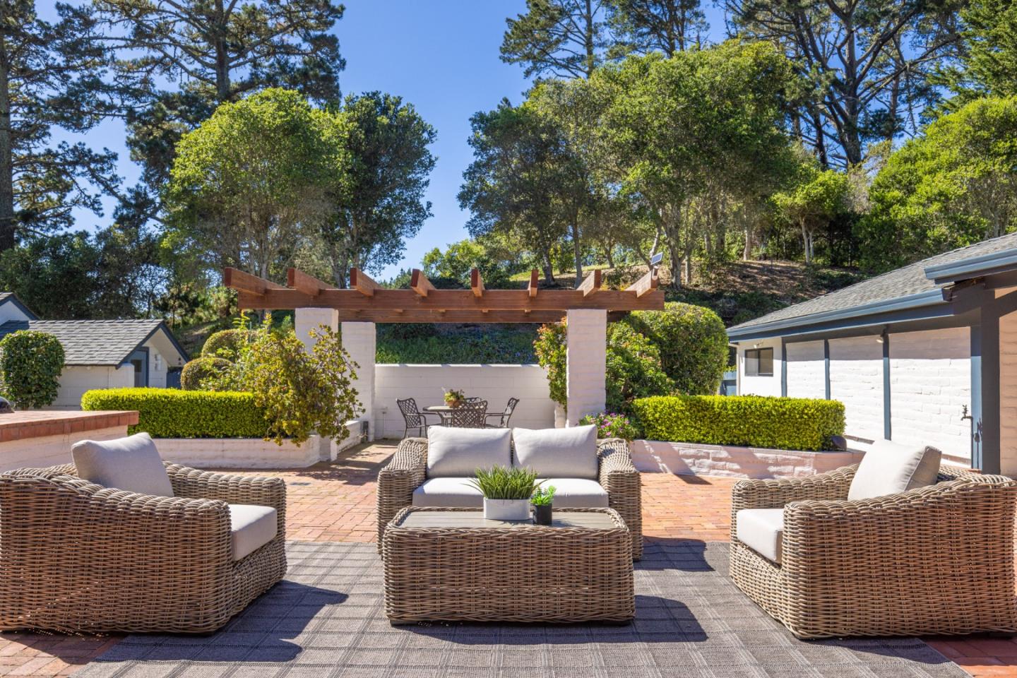 507 Aguajito Road Carmel, CA 93923 - Photo 9 of 39