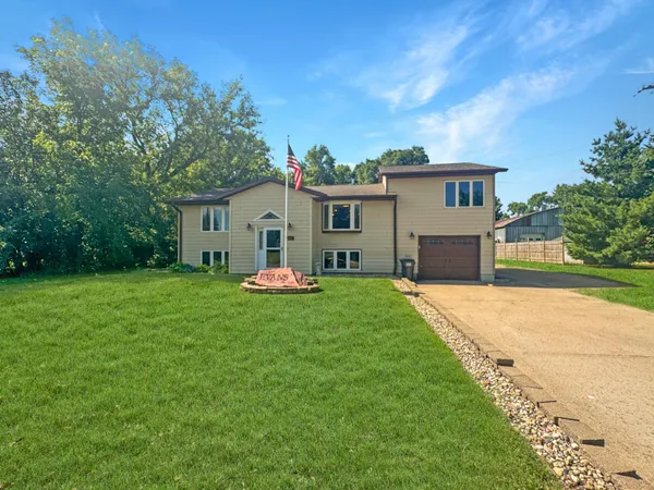 $225,000 | 2832 Mill Street, Slayton, MN 56172