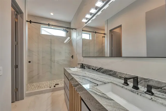 $2,197,500 | 51 Huntsmans Horn Circle, The Woodlands, TX 77380