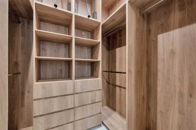 $2,197,500 | 51 Huntsmans Horn Circle, The Woodlands, TX 77380