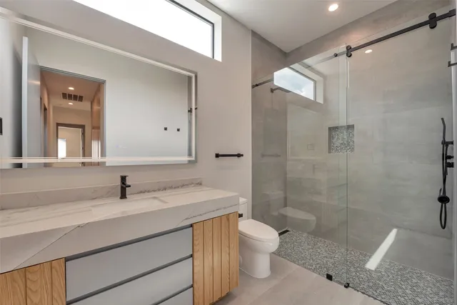 $2,197,500 | 51 Huntsmans Horn Circle, The Woodlands, TX 77380