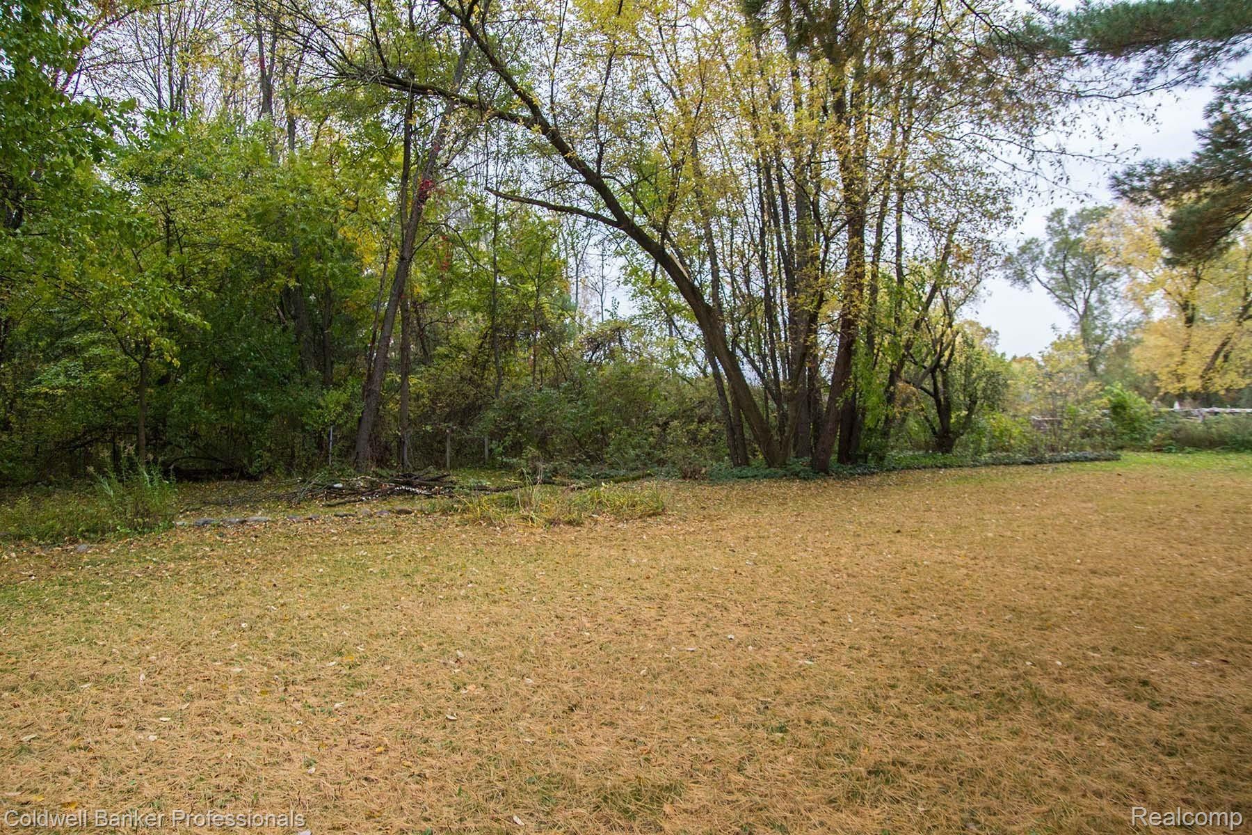 6421 East Pierson Road Flint, MI 48506 - Photo 13 of 59 Pierson (13).jpg