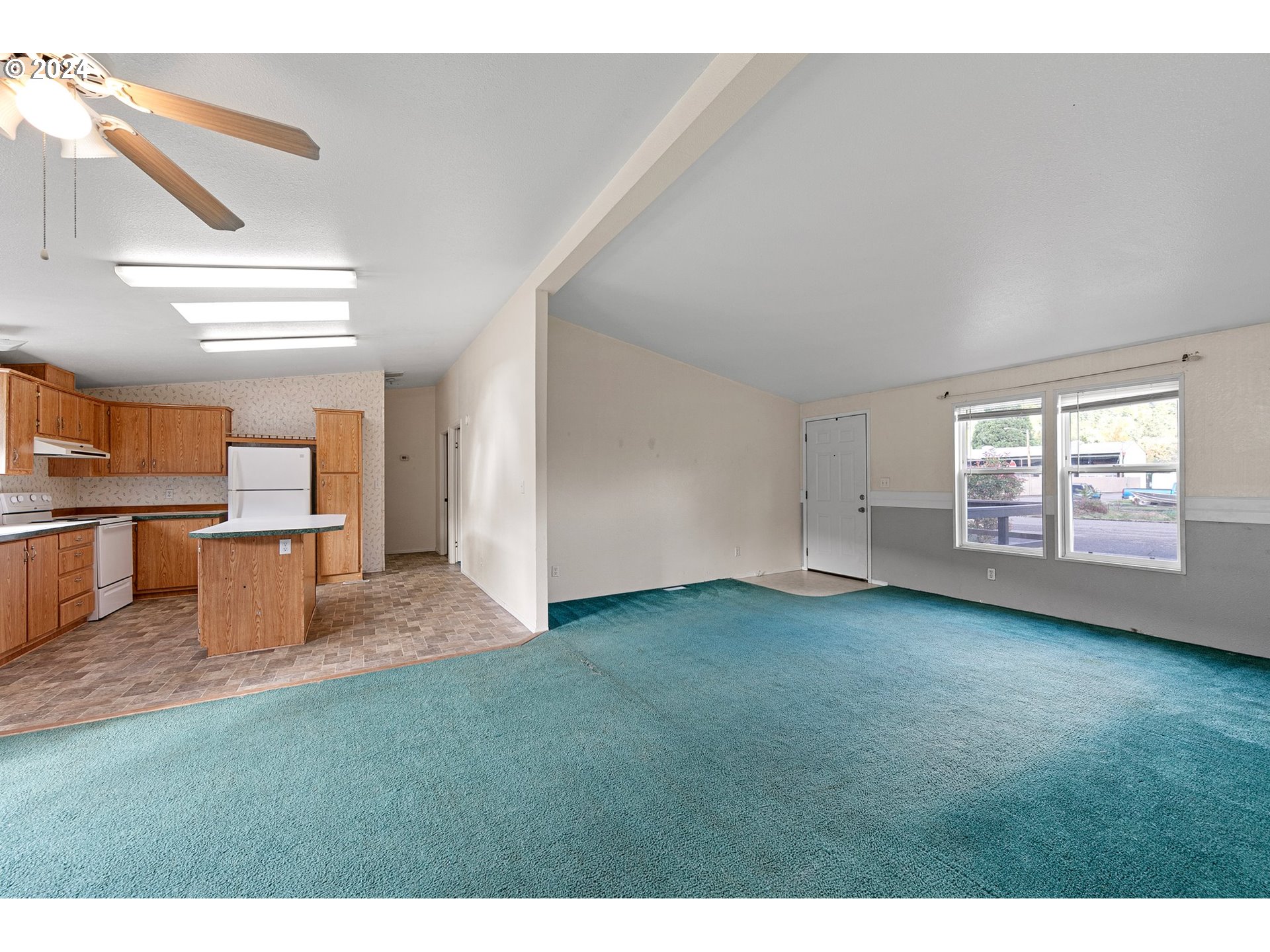451 Applegate Avenue Drain, OR 97435 - Photo 11 of 39 Gallery Image 11