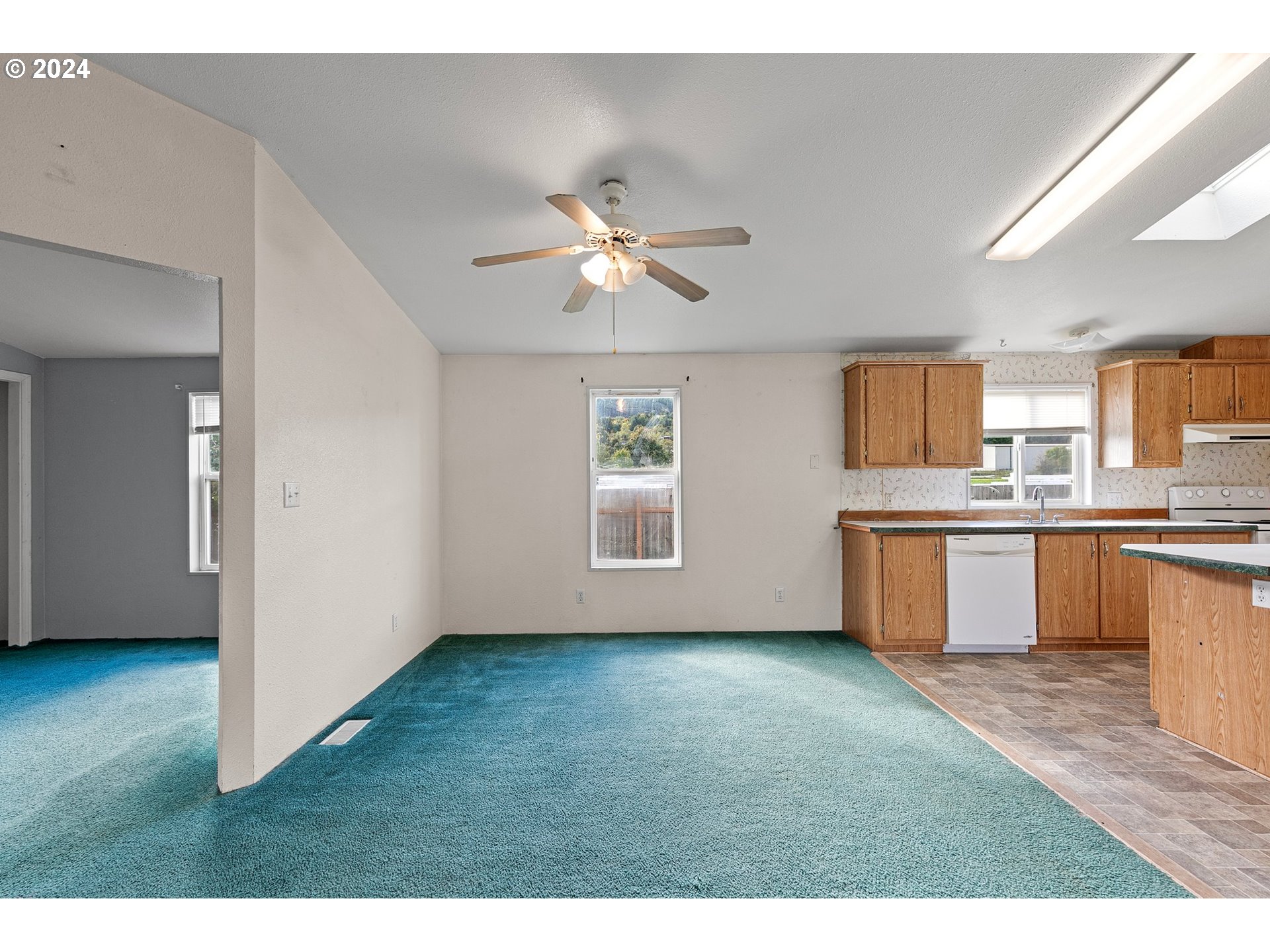 451 Applegate Avenue Drain, OR 97435 - Photo 12 of 39 Gallery Image 12
