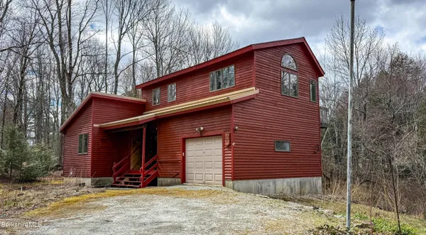 $499,000 | 283 Benton Hill Road, Becket, MA 01223